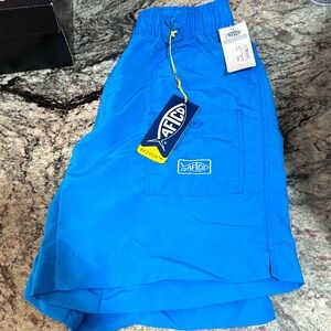 Men’s medium aftco fishing shorts